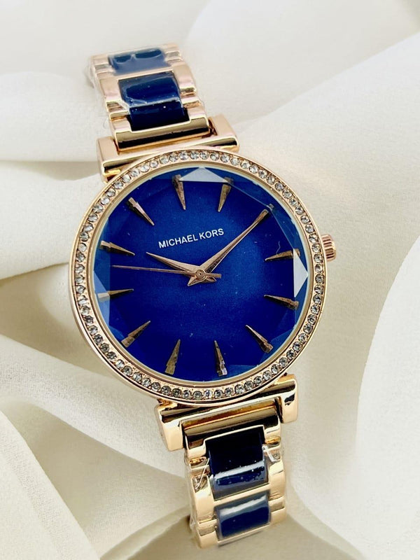 Stylish Women's Blue Quartz Chain Strap Watch